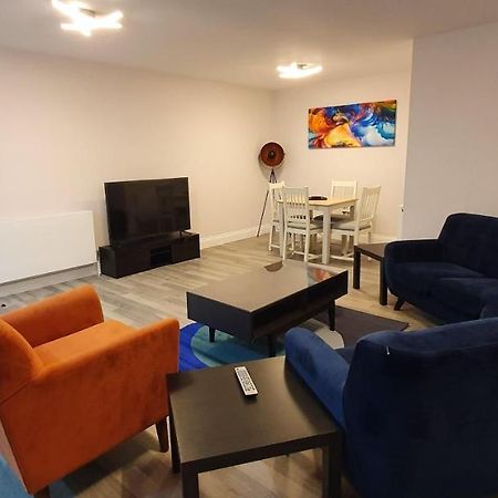 Garland Modern Spacious Apartment, Brentwood 1 Exteriör bild