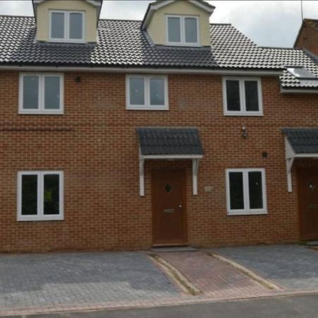 Garland Modern Spacious Apartment, Brentwood 1 Exteriör bild
