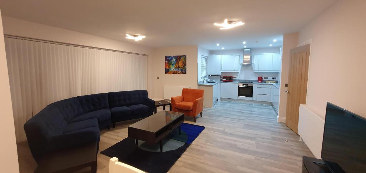 Garland Modern Spacious Apartment, Brentwood 1 Exteriör bild