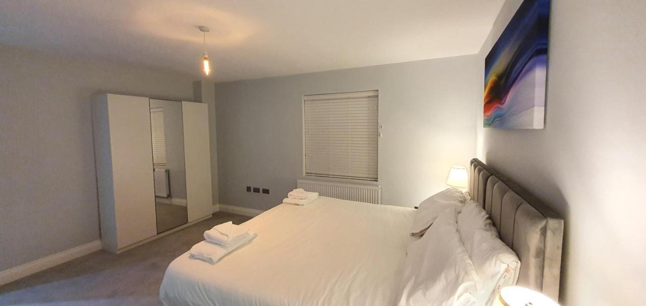 Garland Modern Spacious Apartment, Brentwood 1 Exteriör bild