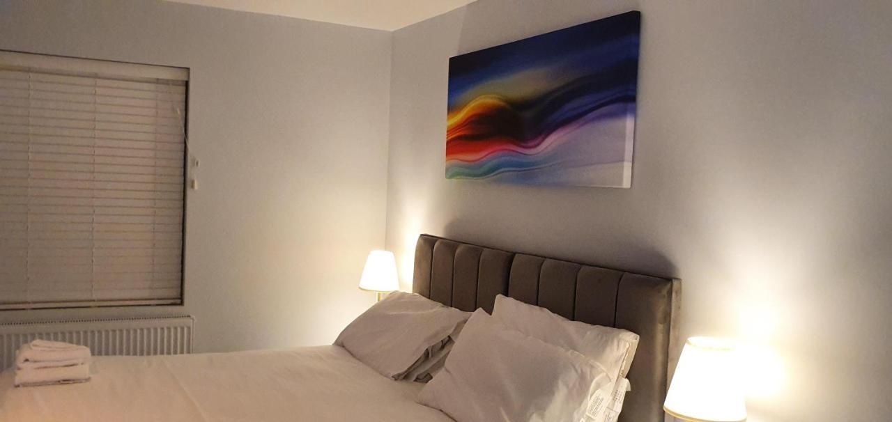 Garland Modern Spacious Apartment, Brentwood 1 Exteriör bild
